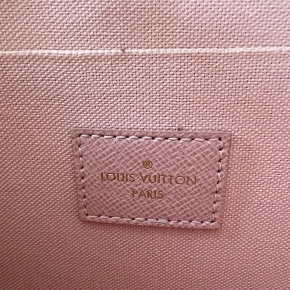 $1200 🅿️🅿️ - Authentic Louis Vuitton Felicie - Picture 3 of 7
